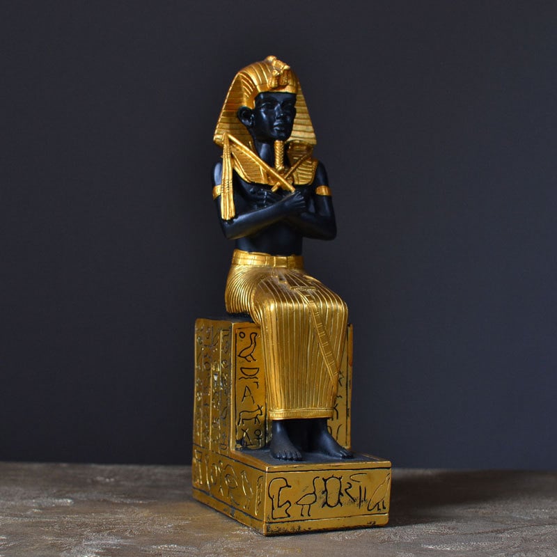 Tutankhamun Statue 